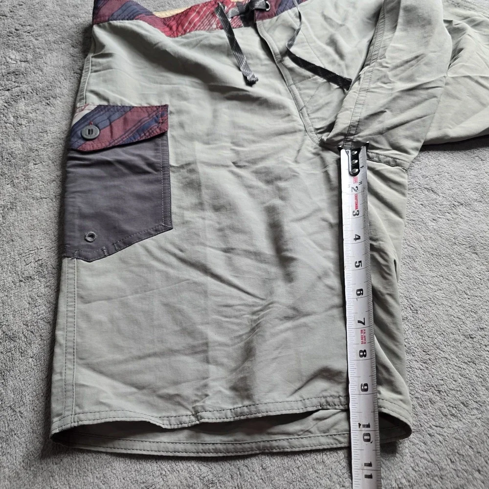 Patagonia Shorts M's Patch Pocket Wavefarer Boardshorts Mens 32 Gray 9.5